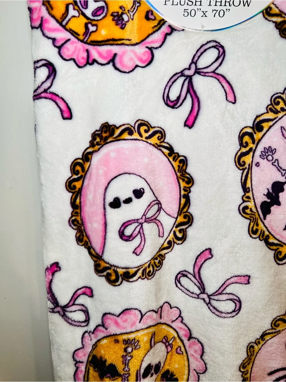 Halloween Pink Cameo Picture Frames Plush Throw Blanket Ghost Spider Skeleton